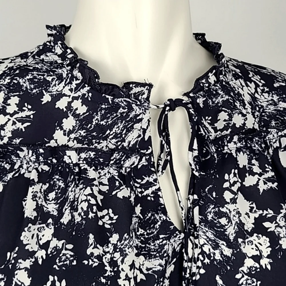 Violet + Claire Women's Blouse White Navy Floral Long Sleeve Semi Sheer Size S - Picture 4 of 15